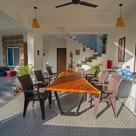 Almond Villa Алибаг Екстериор снимка